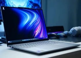 Laptop Lenovo Yoga Pro 9i Potongan Harga Besar Layar OLED Memukau