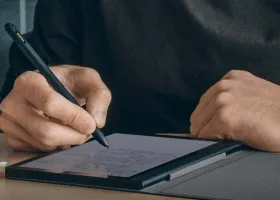 Huion Note E: Tablet Catatan dengan Android 15 dan Pena EMR